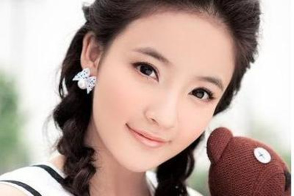 吸雕<a href=http://www.sbs17.com/listinfo-724-0.html target=_blank class=infotextkey>雙眼皮</a>術(shù)后怎樣護(hù)理 吸雕<a href=http://www.sbs17.com/listinfo-724-0.html target=_blank class=infotextkey>雙眼皮</a>術(shù)有什么風(fēng)險(xiǎn)