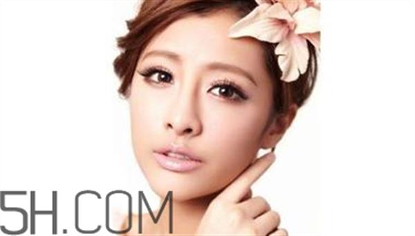 植眉和<a href=http://www.sbs17.com/listinfo-657-0.html target=_blank class=infotextkey>繡眉</a>的區(qū)別 <a href=http://www.sbs17.com/listinfo-657-0.html target=_blank class=infotextkey>繡眉</a>后多久可以清<a href=http://www.sbs17.com/listinfo-658-0.html target=_blank class=infotextkey>洗眉</a>部