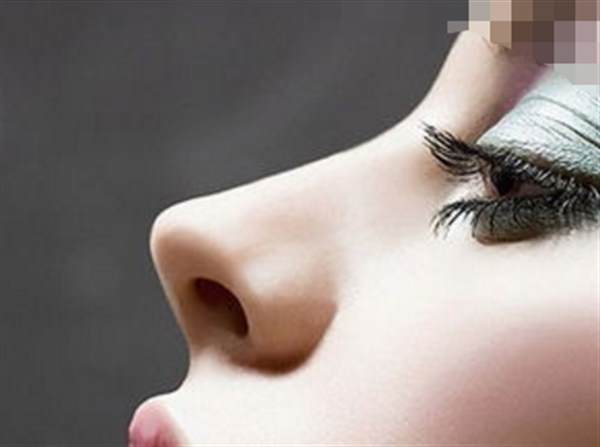 自體脂肪<a href=http://www.sbs17.com/listinfo-737-0.html target=_blank class=infotextkey>隆鼻</a>案例分享