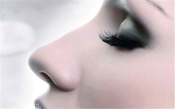 韓式<a href=http://www.sbs17.com/listinfo-737-0.html target=_blank class=infotextkey>隆鼻</a>對(duì)比