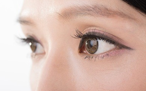 經(jīng)常貼<a href=http://www.sbs17.com/listinfo-724-0.html target=_blank class=infotextkey>雙眼皮</a>貼眼皮松弛