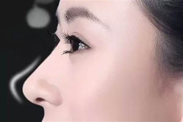 取肋骨<a href=http://www.sbs17.com/listinfo-737-0.html target=_blank class=infotextkey>隆鼻</a>危害