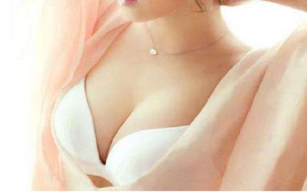 常見假體<a href=http://www.sbs17.com/listinfo-618-0.html target=_blank class=infotextkey>隆胸</a>優(yōu)點