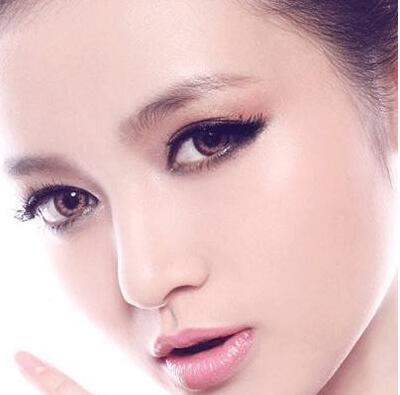 假體<a href=http://www.sbs17.com/listinfo-630-0.html target=_blank class=infotextkey>豐太陽(yáng)穴</a>術(shù)后注意事項(xiàng)