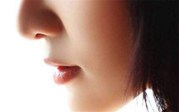膨體<a href=http://www.sbs17.com/listinfo-737-0.html target=_blank class=infotextkey>隆鼻</a>術(shù)后的正確護(hù)理