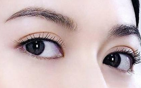 納米無痕<a href=http://www.sbs17.com/listinfo-724-0.html target=_blank class=infotextkey>雙眼皮</a>的消腫及護(hù)理
