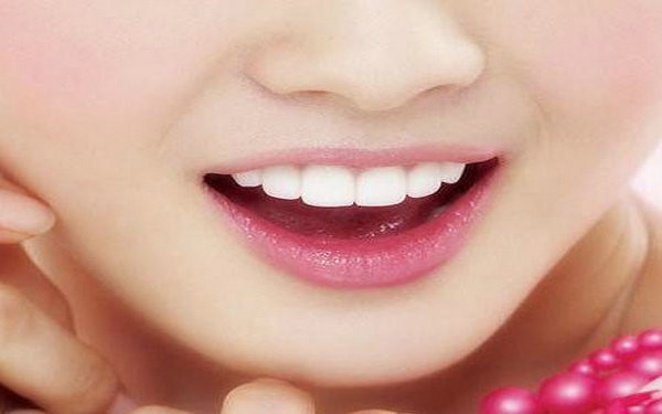 牙齒<a href=http://www.sbs17.com/listinfo-830-0.html target=_blank class=infotextkey>美容冠</a>多少錢一顆