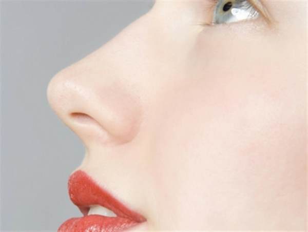 自體脂肪<a href=http://www.sbs17.com/listinfo-737-0.html target=_blank class=infotextkey>隆鼻</a>是怎么做的