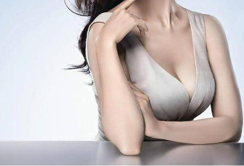 做豐胸整形手術(shù)要多少錢