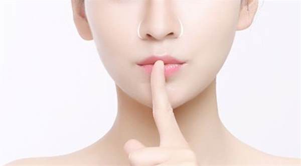 上海做透明質(zhì)酸<a href=http://www.sbs17.com/listinfo-737-0.html target=_blank class=infotextkey>隆鼻</a>費(fèi)用