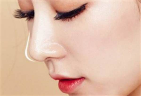 透明質(zhì)酸<a href=http://www.sbs17.com/listinfo-737-0.html target=_blank class=infotextkey>隆鼻</a>一般需要多久恢復(fù)自然